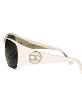 Chanel 5083-H White Sunglasses CC Logo Mother of Pearl Italy Vintage